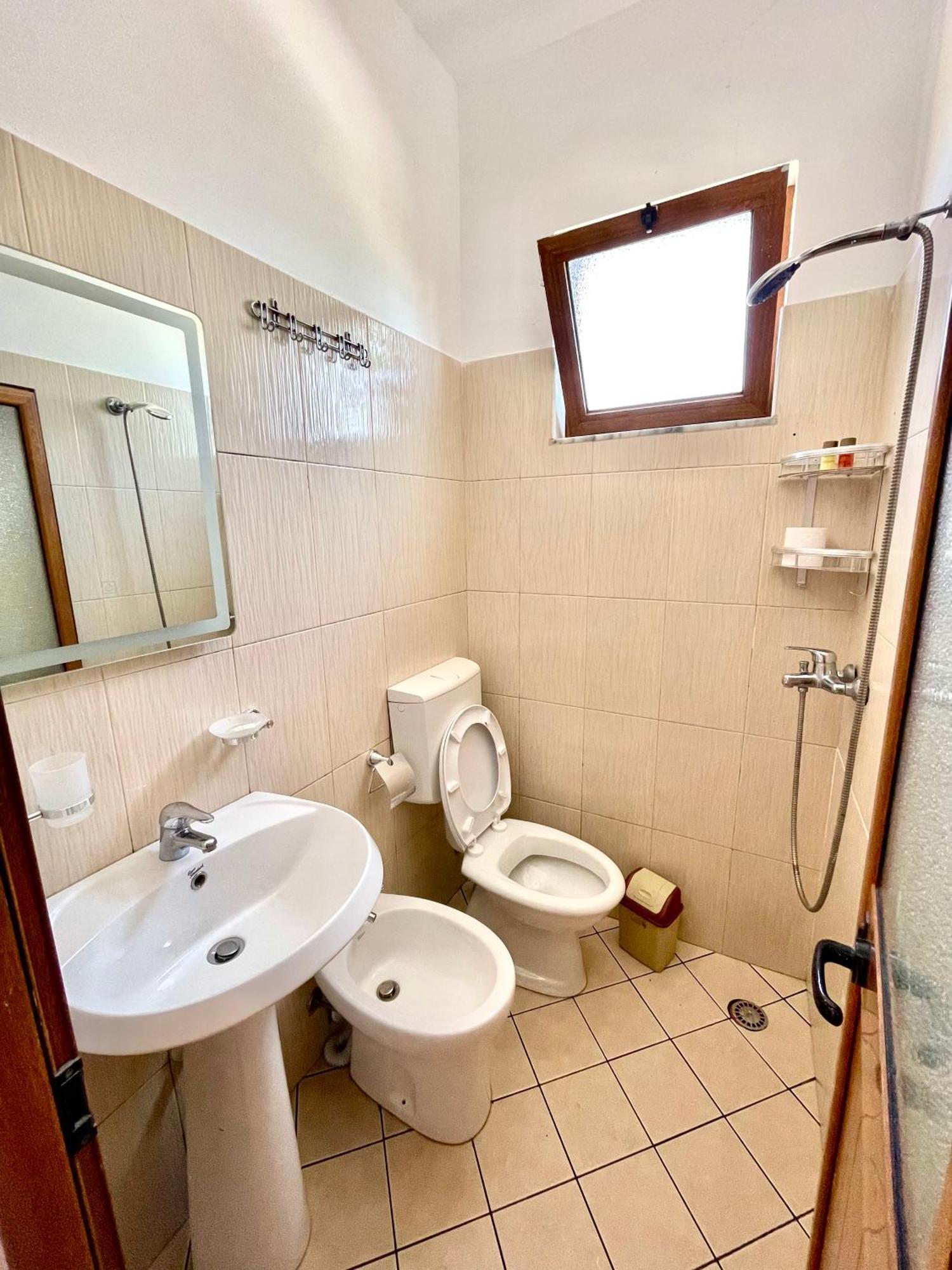 Xhou'S Home Shkoder Bagian luar foto