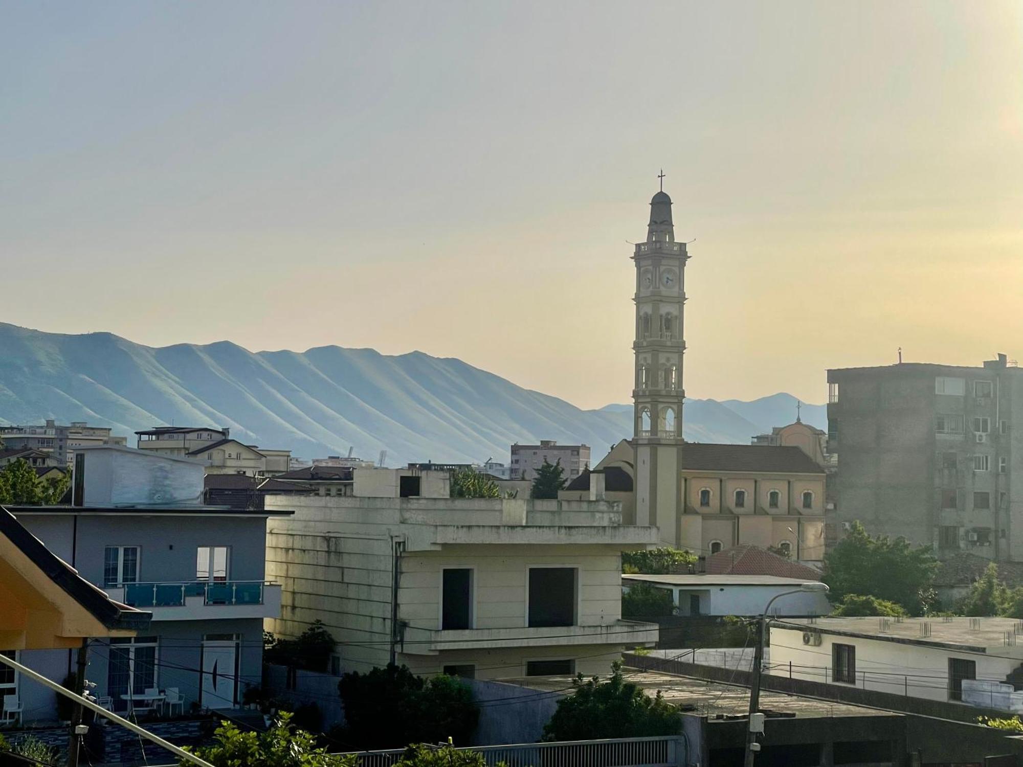 Xhou'S Home Shkoder Bagian luar foto