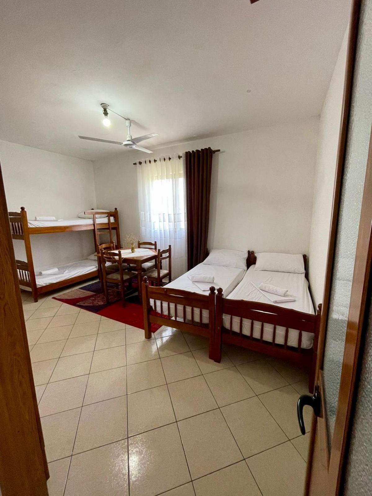 Xhou'S Home Shkoder Bagian luar foto