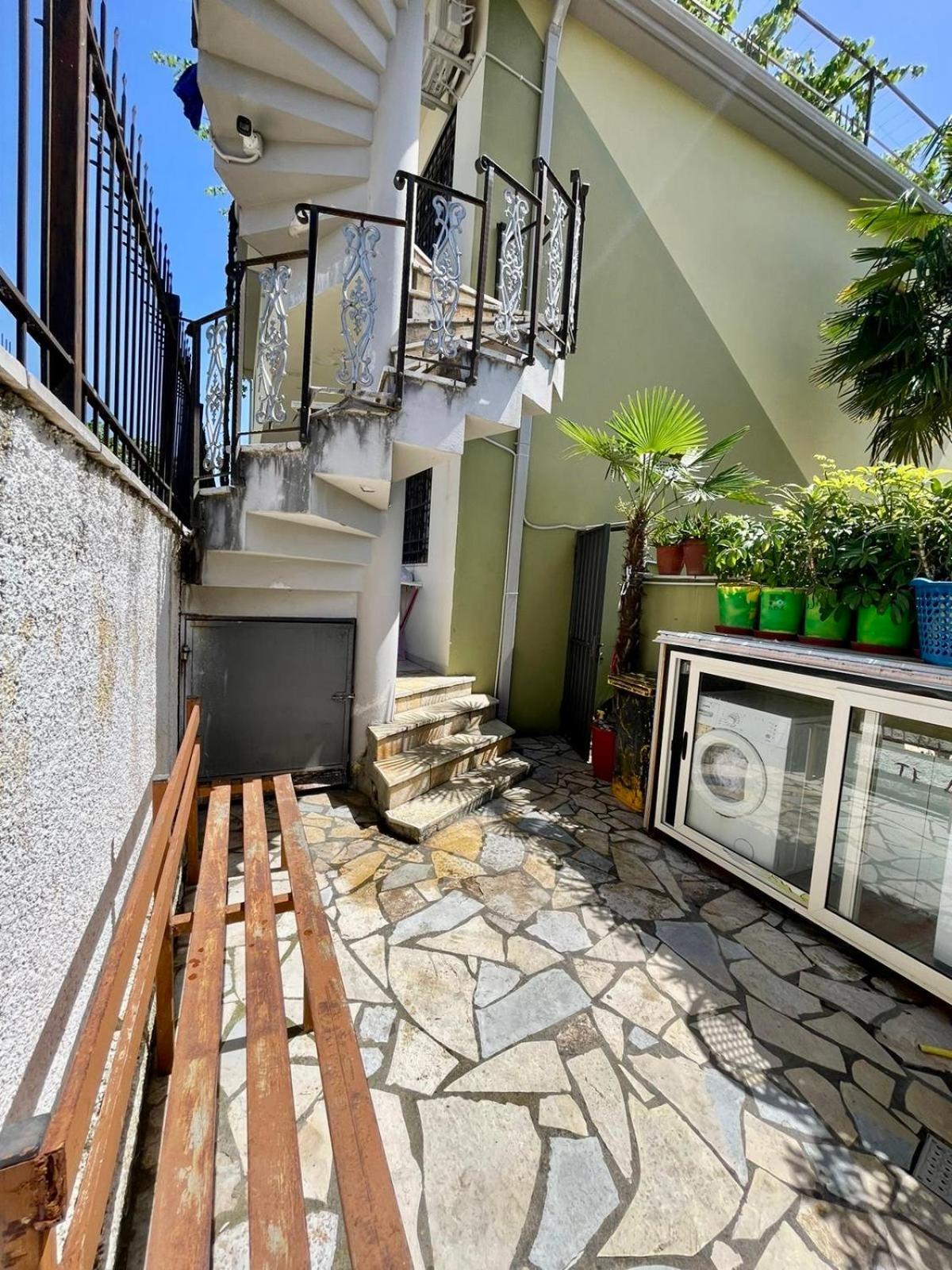 Xhou'S Home Shkoder Bagian luar foto