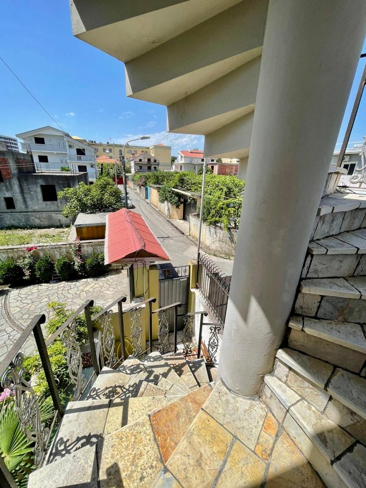 Xhou'S Home Shkoder Bagian luar foto